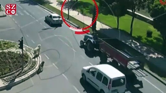 Köpeğe çarpmamak için durdu, traktör ona çarptı
