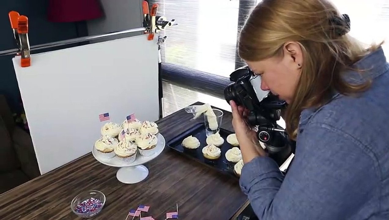 Reynolds Foil Cupcake Liners, 24 Packs of 32 Liners (768 Total)