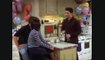 Friends: 17 ans plus tard, Emma, la fille de Ross et Rachel, répond avec humour à la blague de Chandler - VIDEO