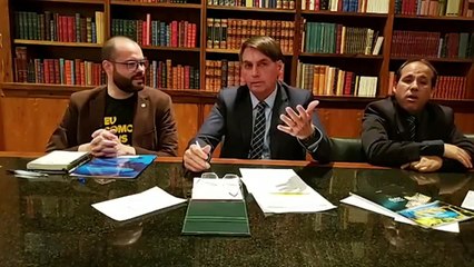 Bolsonaro critica Macron e Greta Thunberg