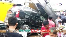 Di Bantu Komunitas Off Road, Warga Pondok Gede Permai Memindahkan Tumpukan Mobil