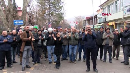 Chp'li pertek belediye başkanı'na 'tanıdıklarını işe aldı' tepkisi