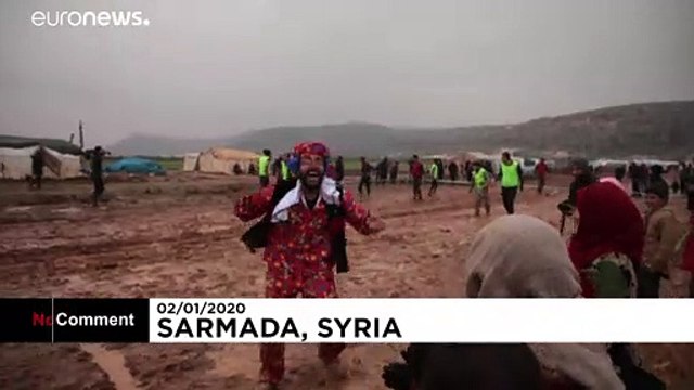 Грязь вместо травы на футбольном поле