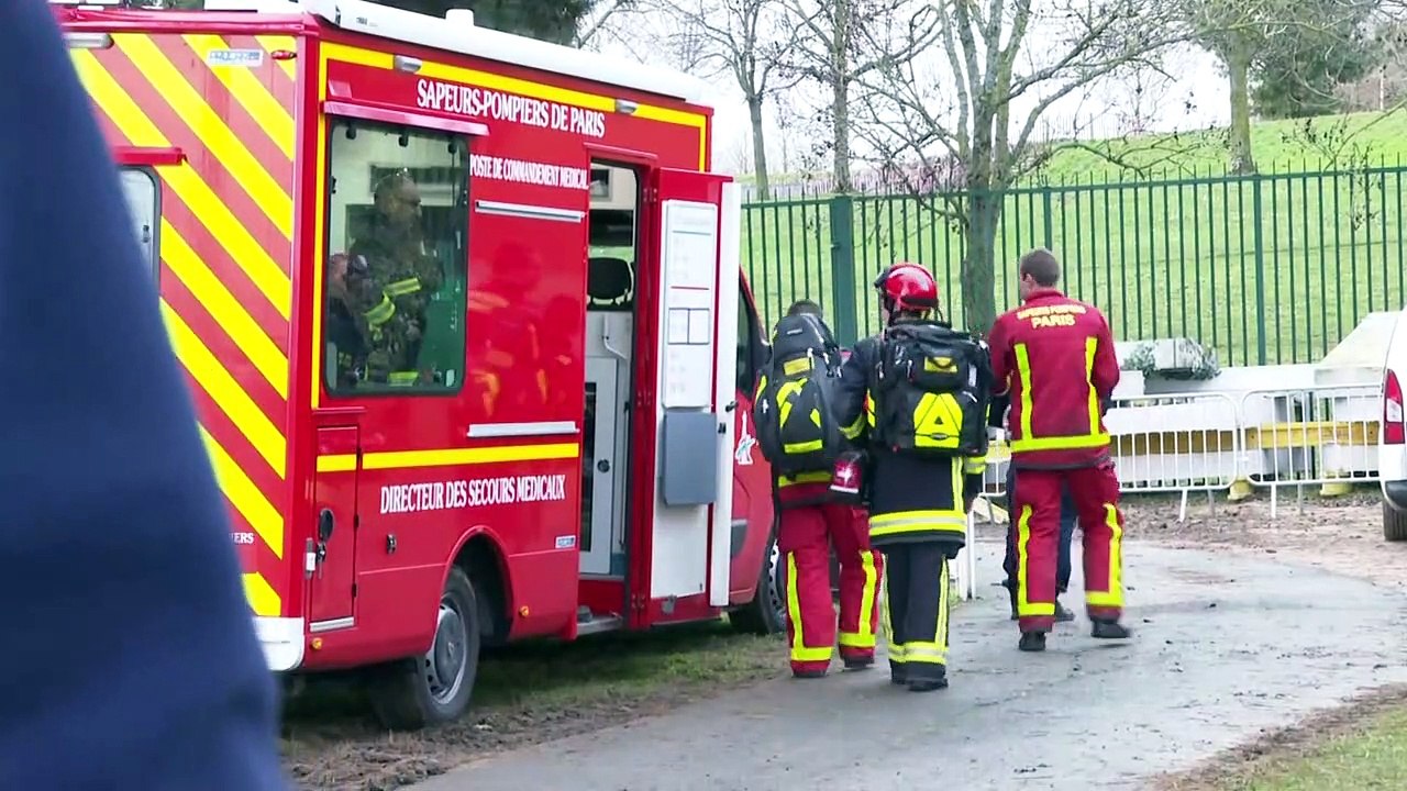 Tödlicher Messerangriff bei Paris - Polizei erschießt Verdächtigen