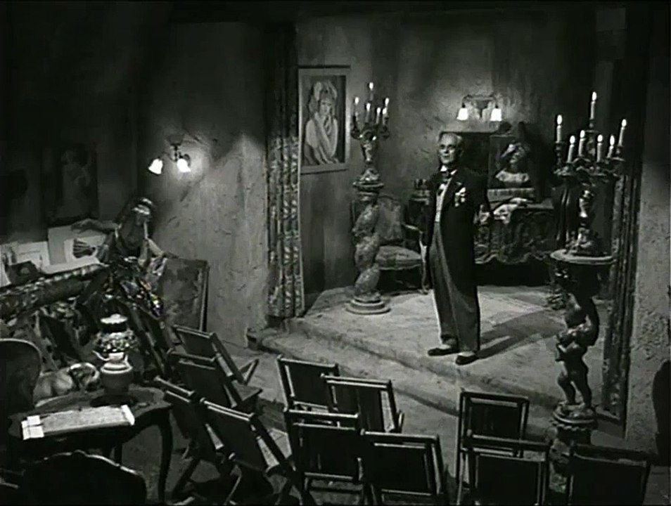 Lured (1947)