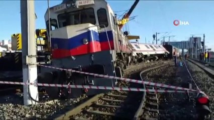 Yolcu treni raydan çıktı
