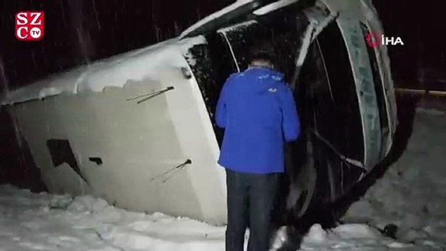 Erzincan’da yolcu otobüsü devrildi: Çok sayıda yaralı var
