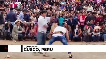 شاهد: مهرجان "تاكاناكي" للقتال السنوي في البيرو من أجل عام خالٍ من الأحقاد