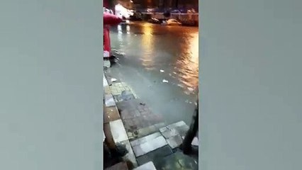 تجمعات كثيفة لمياه الأمطار بشوارع منطقة طوسون في الإسكندرية