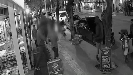 Burdur'da bıçaklı kavga, güvenlik kamerasına yansıdı