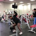 Guy Amazingly Lifts 180 kgs Inverted Weights on Shoulder Without Support