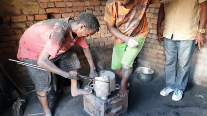 Video fabrication de marmites - Madagascar Novembre 219