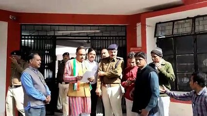 कैलाश विजयवर्गीय के खिलाफ प्रकरण दर्ज करवाने थाने पहुंचे कांग्रेसी