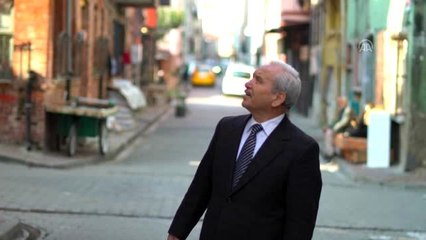 Balat'ta tarihi çeşme kafede dekoratif obje olarak kullanılıyor