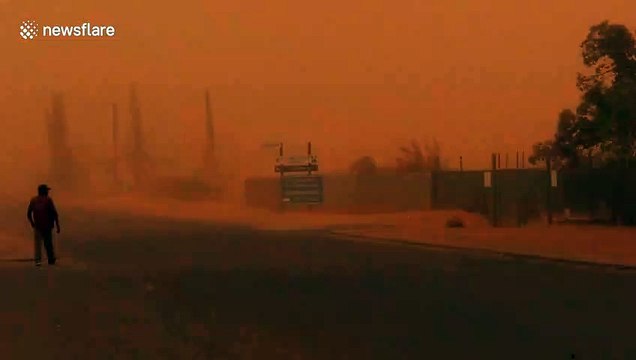 Dust storm hits Australian outback before heading towards fire-ravaged states