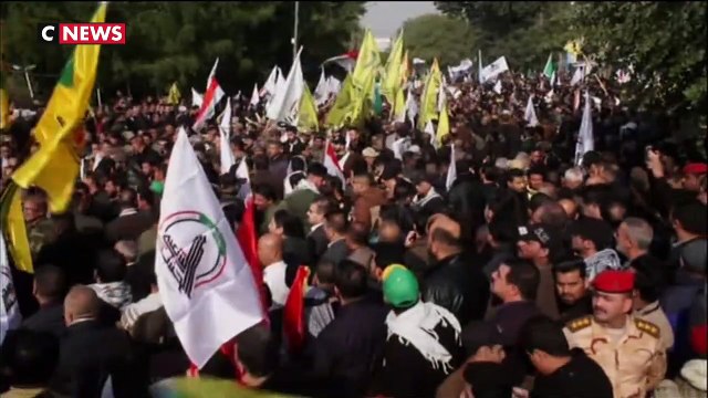 Des milliers d'Irakiens scandent « Mort à l'Amérique » aux obsèques de Soleimani à Bagdad