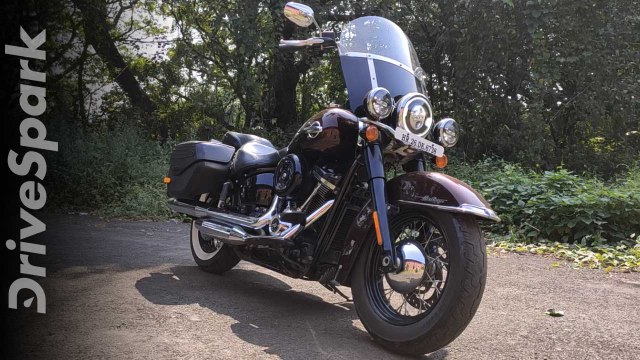 Harley-Davidson Heritage Classic Review: Design, Engine Specs, Key Features & Performance