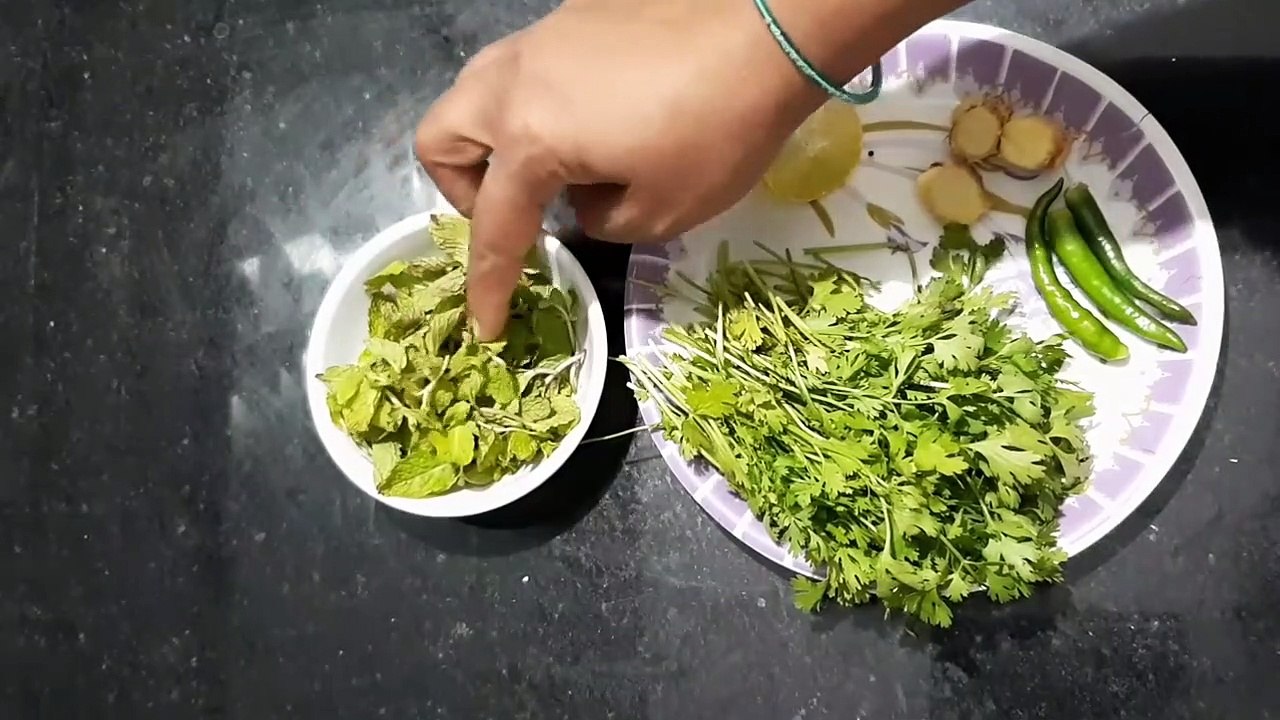 चटपटीत पाणीपुरीचे तिखट पाणी | Panipuriche pani | pani for panipuri | How to make panipuri at home | gharpe banayiye panipurika pani | pani puri | panipuri recipe | recipe by riyanshi food and art |maharashtrian recipe | मराठी रेसिपी | मराठी पाककला