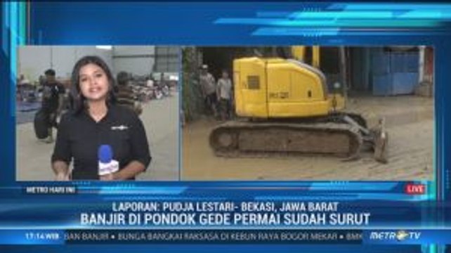 Alat Berat Dikerahkan untuk Bersihkan Lumpur di Pondok Gede Permai