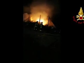 Catanzaro - A fuoco fienile (04.01.20)