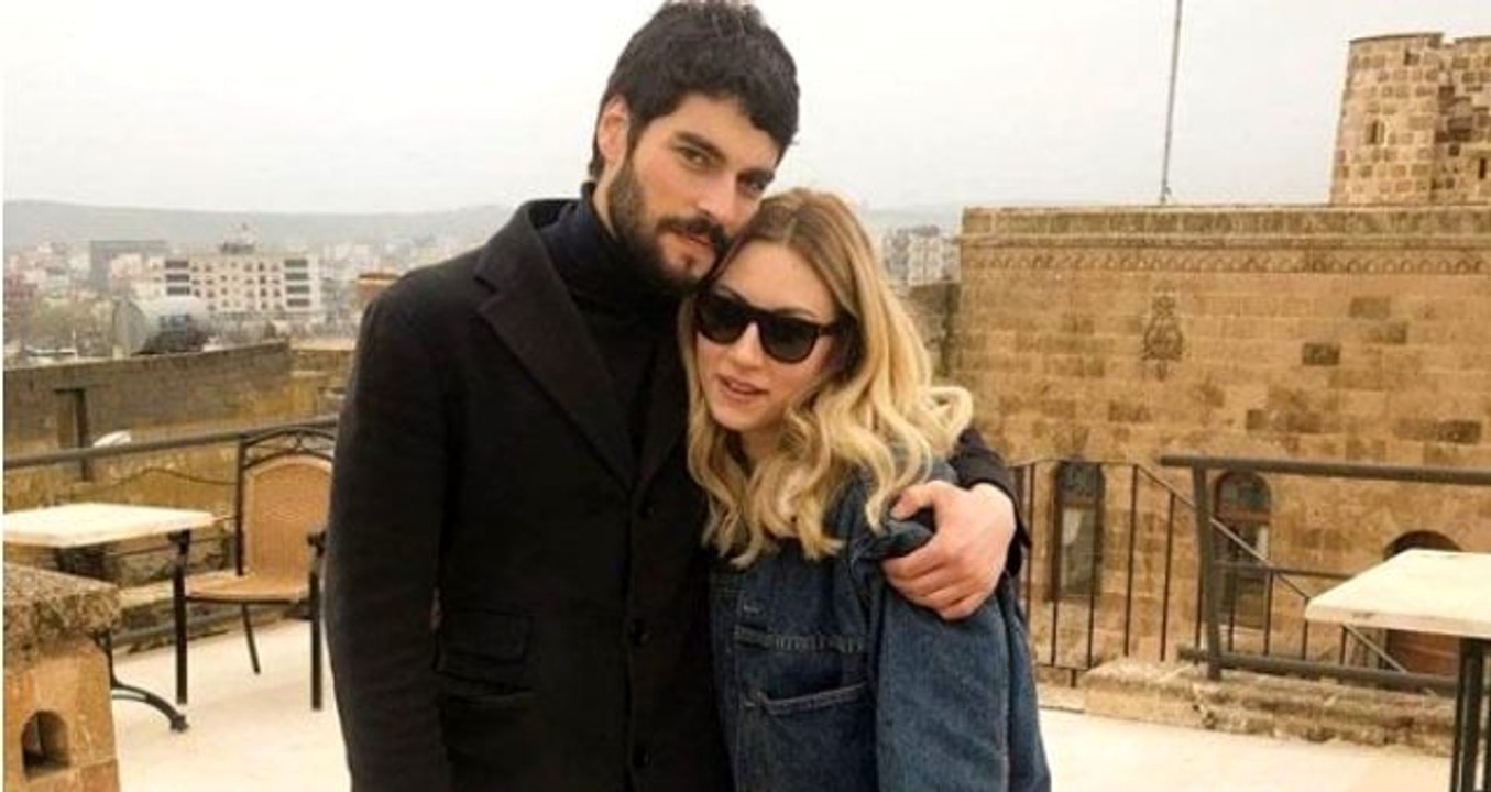 Akın Akınözü'nün sevgilisi kimdir? Akın Akınözü'nün sevgilisi Sandra Pestemalciyan kimdir ve kaç yaşında? Sandra Pestemalciyan kimdir?