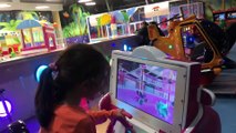 Zeynep Pembe Arabaya Elif Pembe Motora Bindi Eğlenceli Oyun Alanı | Eğlenceli Çocuk Videosu