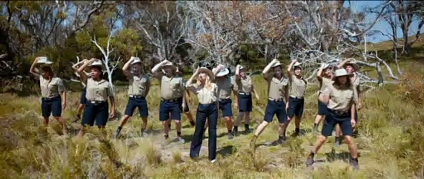 Kylie Minogue performs ‘Matesong’ (30 s version)