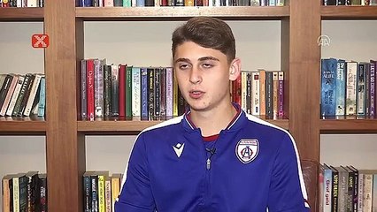Ravil Tagir: "Milli takım stoperleri harika"