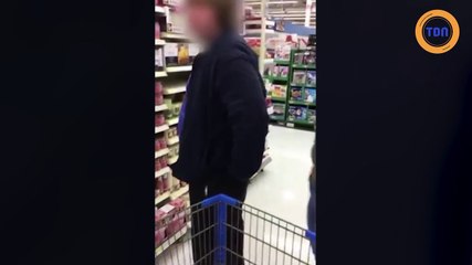 Cet homme paie des femmes pour lui faire des wedgies