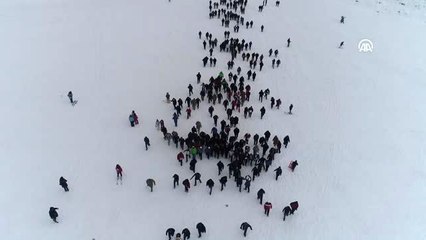 "Sarıkamış şehitleri" anısına yapılan kardan heykellerin açılışı (2)