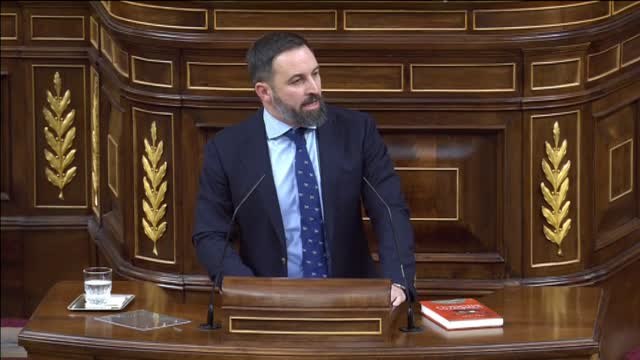 Abascal arranca su discurso pidiendo la detención de Quim Torra