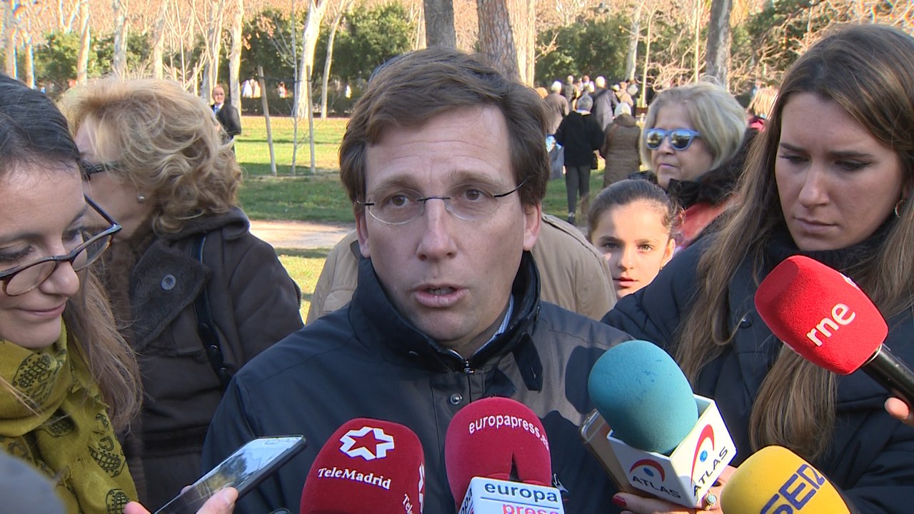 Almeida asegura que Sánchez no tiene "la altura" para ser presidente