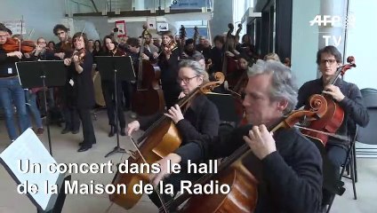 Radio France: l'orchestre et le choeur jouent pour la reprise de la grève