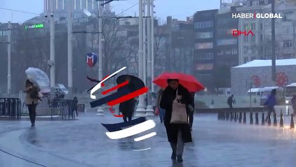 Yağmur ayrı şemsiyeler ayrı dert oldu