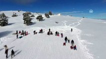 Salda Gölü manzaralı kayak merkezi sezonu açtı