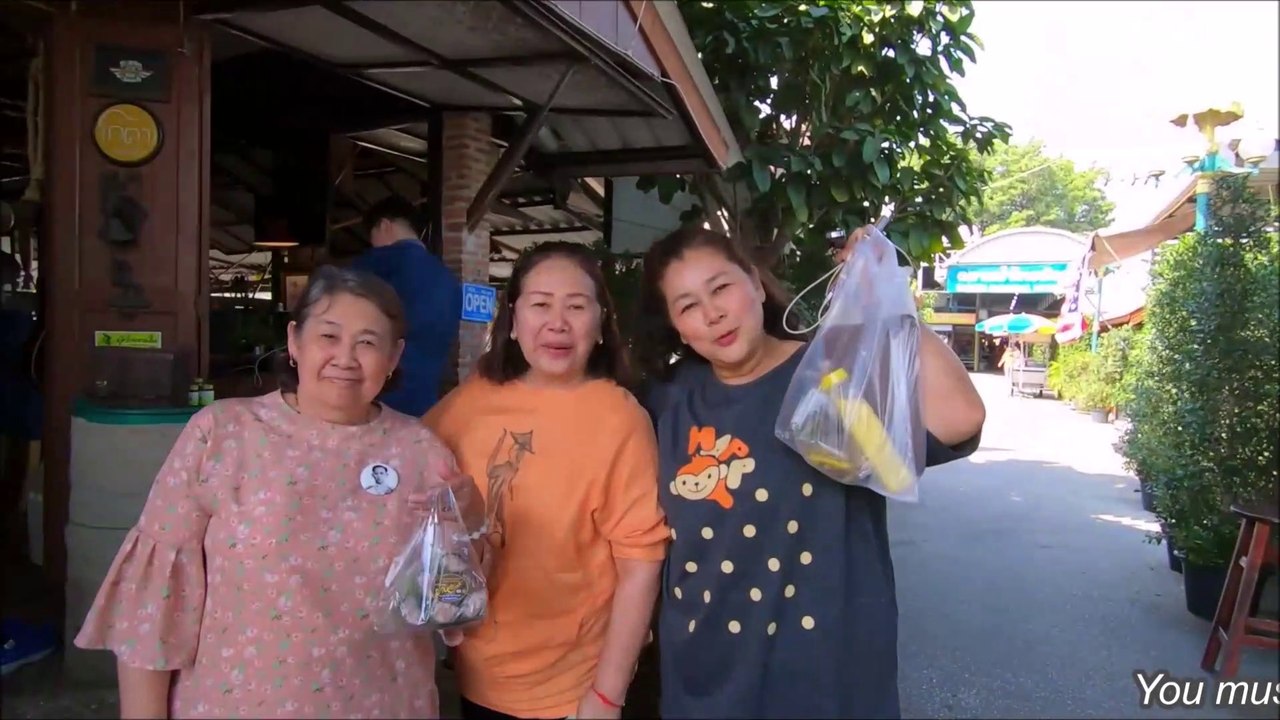 Sai Noi Floating Market in Bangkok, Thailand