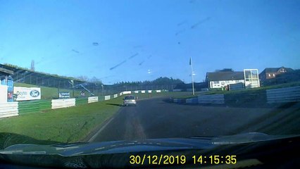 mallory park 30122019 trackday clio puncture