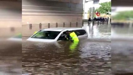 Tel Aviv'de sel felaketi: 2 ölü