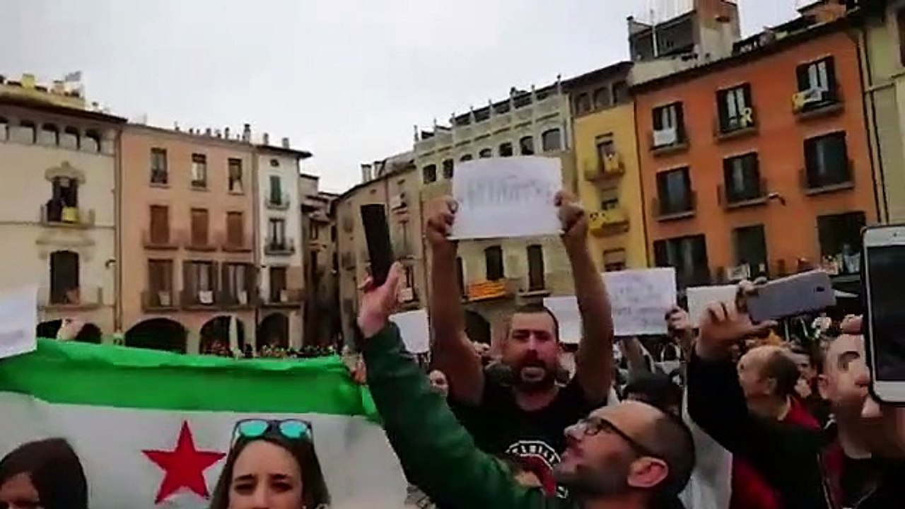 Arrimadas puede con todo y deja a los gritones y amenazantes golpistas con un palmo de narices