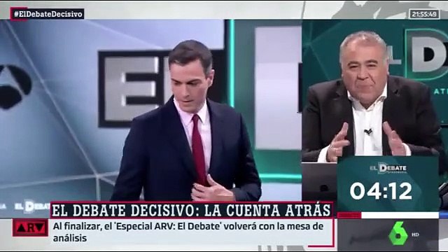 ¿Teo, que llevas en esa mochila? María Llapart se toma esas confianzas con García Egea