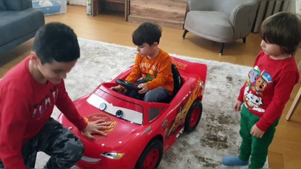 Fatih selim,Yusuf ve Enes örtünün altından çıkan sürprizi görünce çoookkk sevinecekpeki ne çıkacak