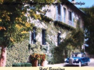 عين دراهم في عهد الاستعمار الفرنسي يوجد بها 28 نزل ومصنفة ثاني منطقة سياحية في افريقيا