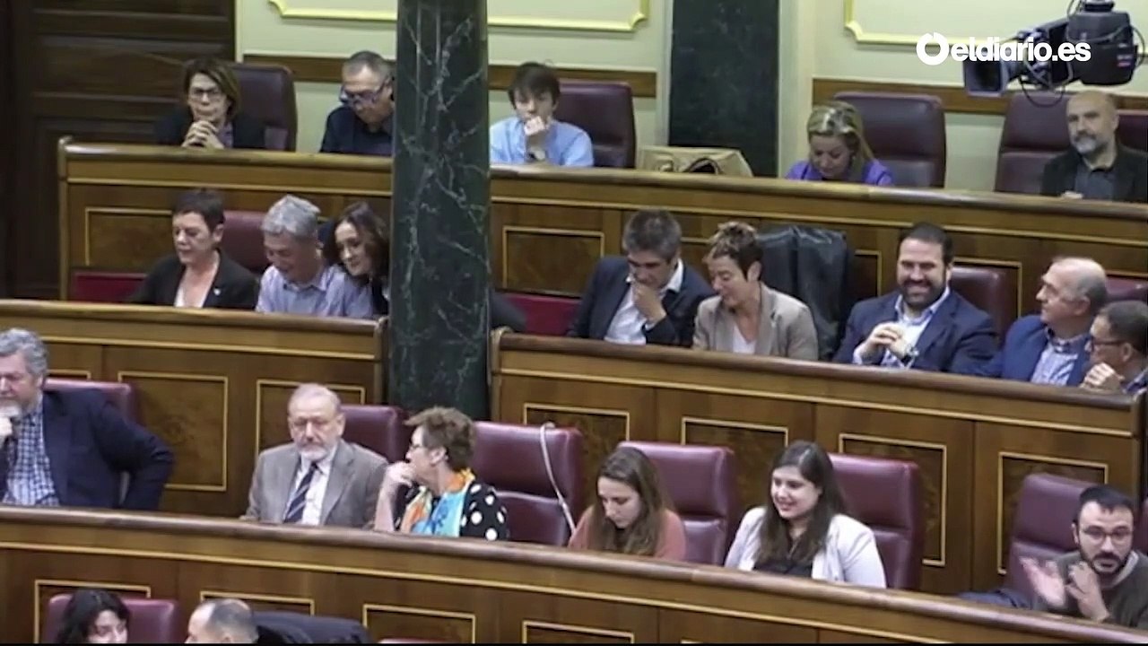 Gritos de "Viva España" y "Viva el rey" cuando Sánchez sube a responder a Bildu