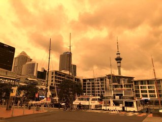Yeni Zelanda'da gökyüzü turuncuya döndü