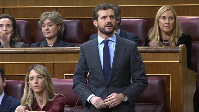 Casado acusa a Sánchez de no defender ni al Rey ni a las víctimas del terrorismo