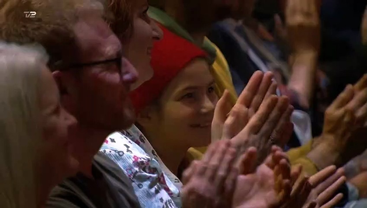 Burhan G - Kalder mig hjem | Det store Juleshow med Burhan G ~ TV2 Danmark