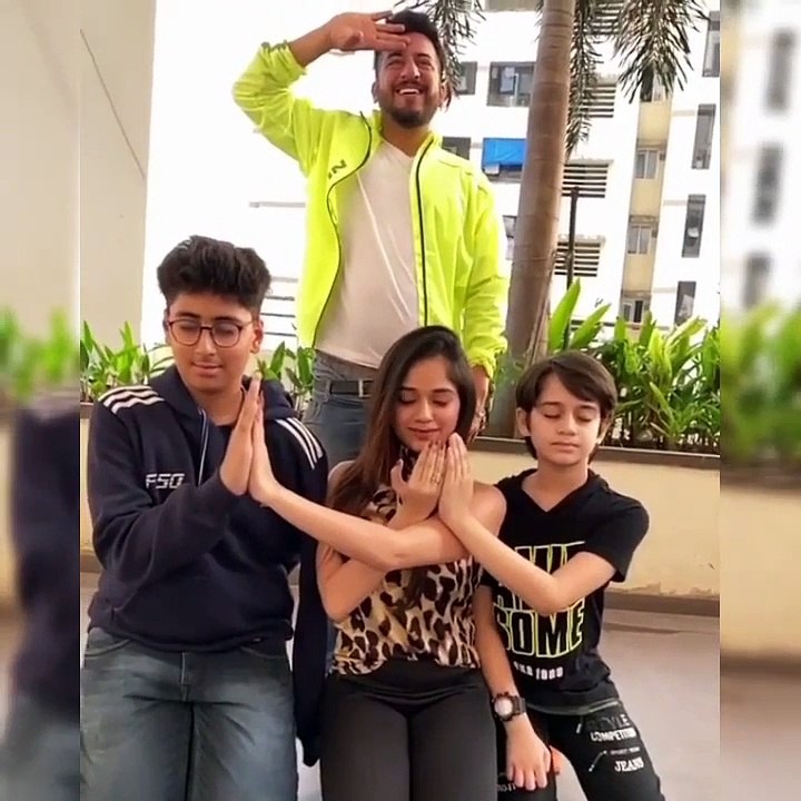 Jannat Zubair V_S Jannat Mirza _ new viral videos(720P_HD)
