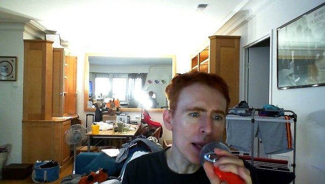 Wiwi égratigne le poids d'être un homme de David Hallyday