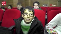 Oltu Orcuk Köyü İlkokulu öğrencileri, ilk kez sinema ile tanıştı.