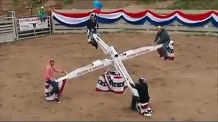 Four-man cow play game very interesting game